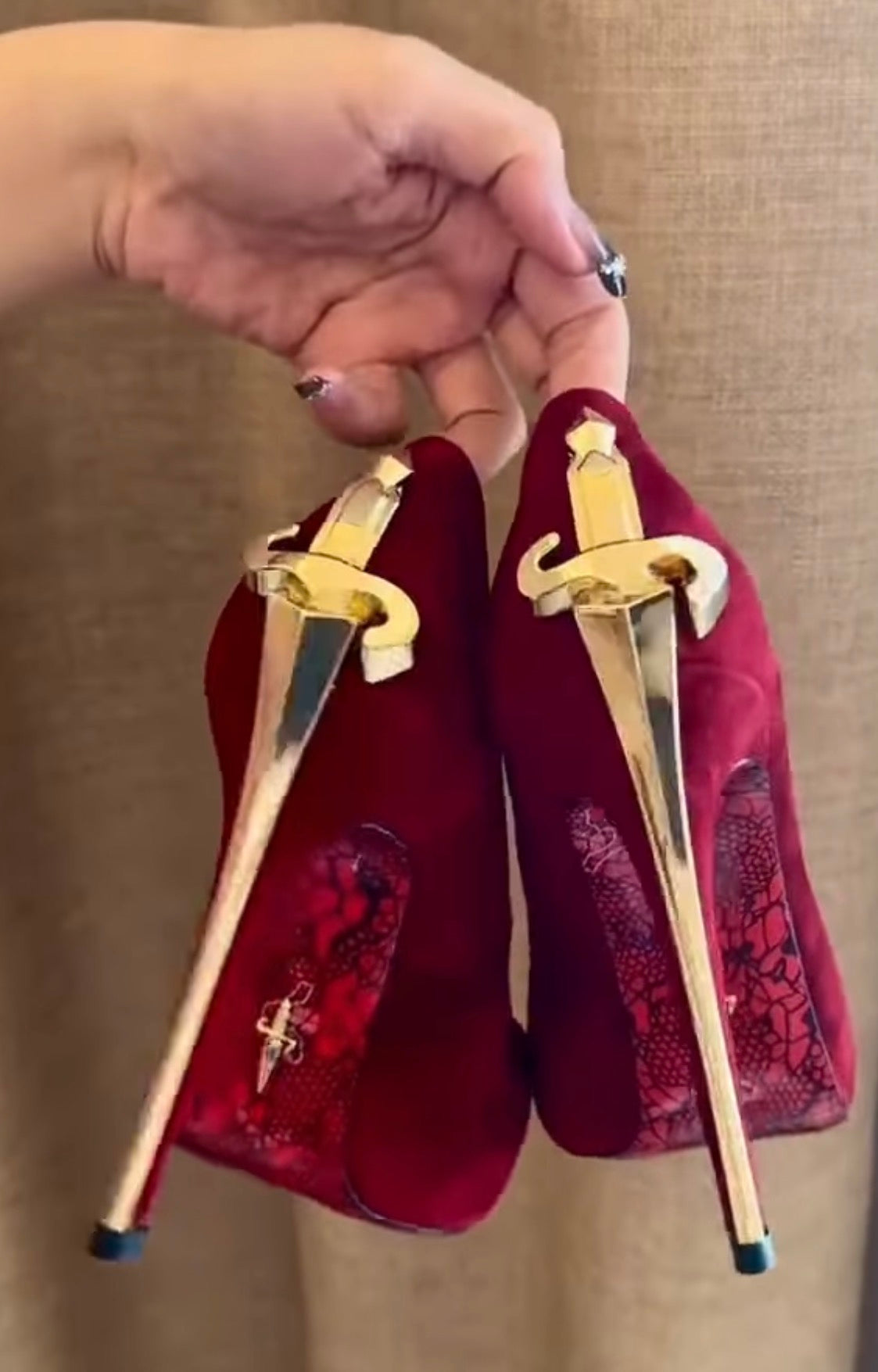 CE PACIOTTI DAGGER HEELS